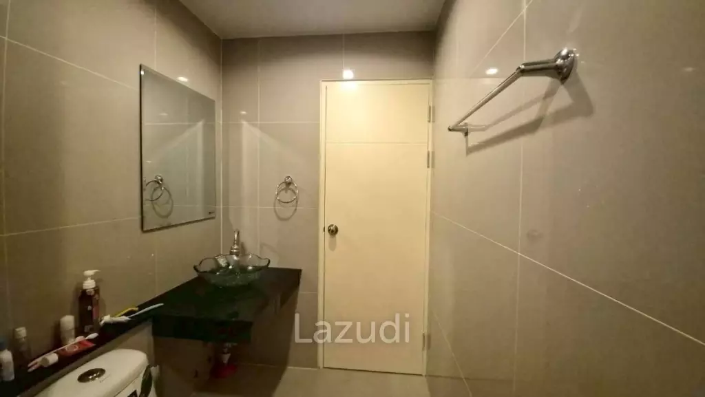 1 Bed 1 Bath 24 SQ.M. The Twin Tower Jomtien