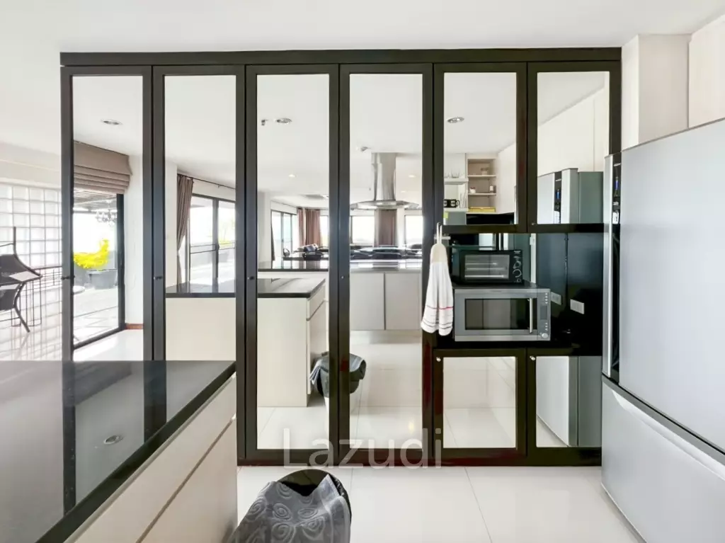 Super Exclusive: Spacious 4-Bedroom Beachfront Condo - 432 sqm