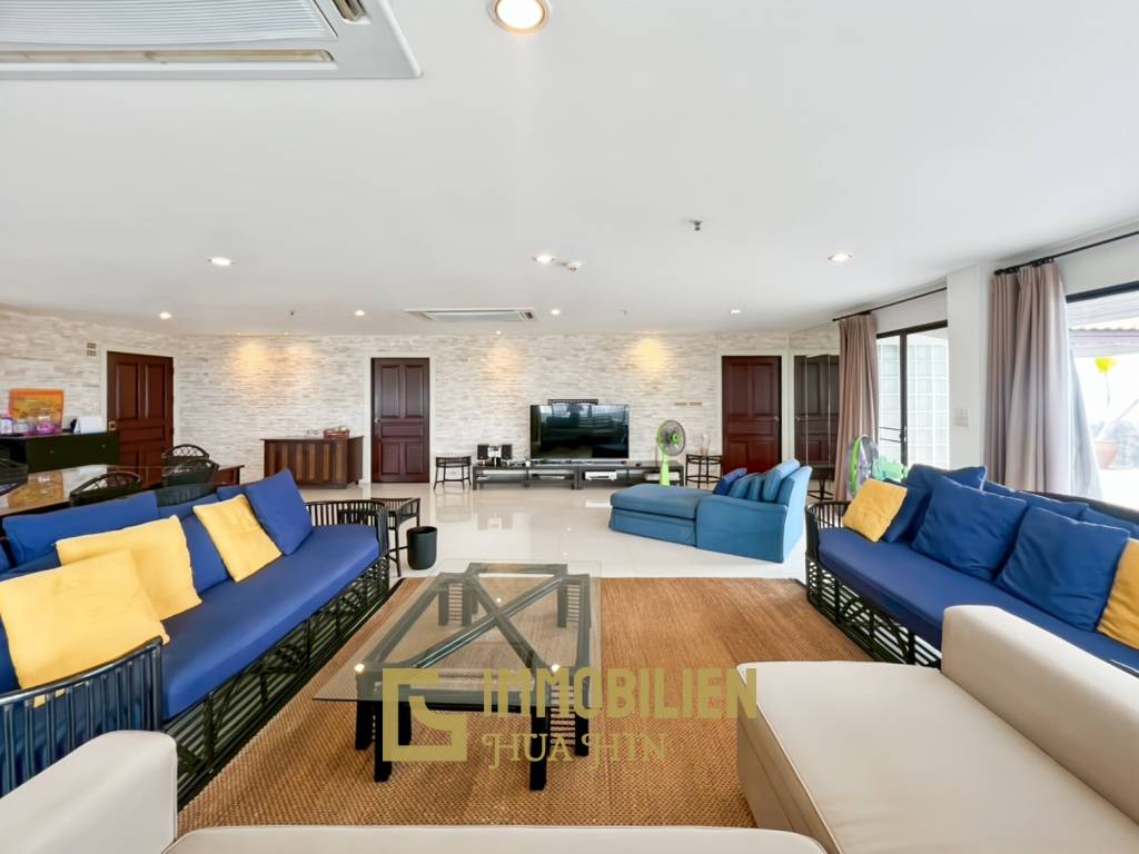 คอนโดริมทะเลขนาดใหญ่ 4 ห้องนอน พื้นที่ 432 ตร.ม. สุดเอ็กซ์คลูซีฟ