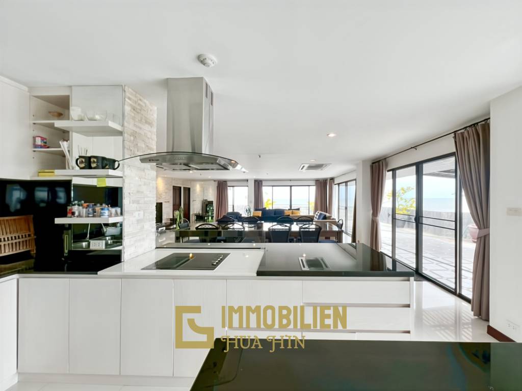 คอนโดริมทะเลขนาดใหญ่ 4 ห้องนอน พื้นที่ 432 ตร.ม. สุดเอ็กซ์คลูซีฟ