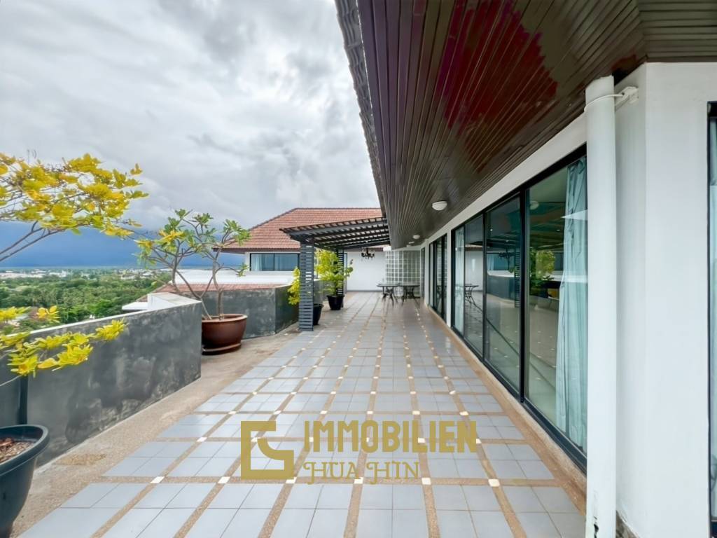 คอนโดริมทะเลขนาดใหญ่ 4 ห้องนอน พื้นที่ 432 ตร.ม. สุดเอ็กซ์คลูซีฟ