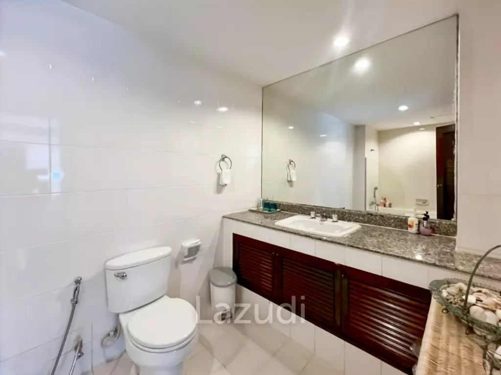 Super Exclusive: Spacious 4-Bedroom Beachfront Condo - 432 sqm