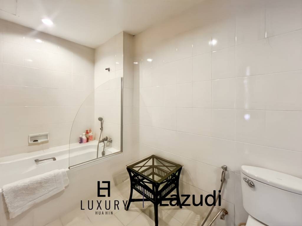 Altra Exclusive: Spacious 4-Bedroom Beachfront Condo - 432 sqm