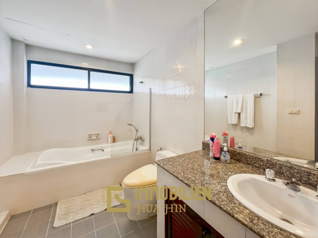 คอนโดริมทะเลขนาดใหญ่ 4 ห้องนอน พื้นที่ 432 ตร.ม. สุดเอ็กซ์คลูซีฟ