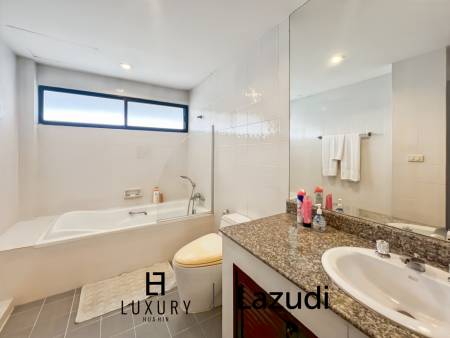 Altra Exclusive: Spacious 4-Bedroom Beachfront Condo - 432 sqm