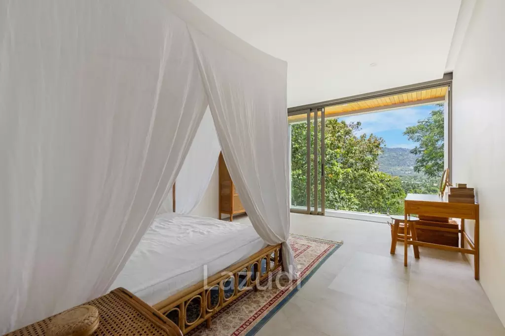 Self-Sustainable Luxury Villa on Private Hillside 500m to the Beach