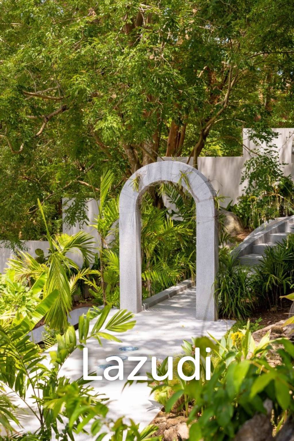 Self-Sustainable Luxury Villa on Private Hillside 500m to the Beach