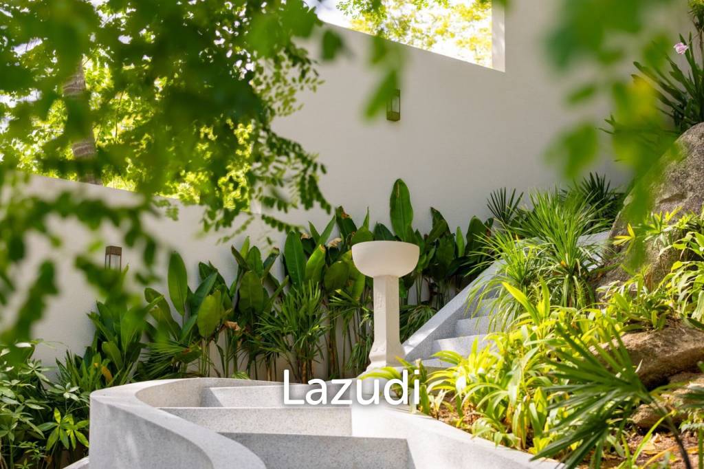 Self-Sustainable Luxury Villa on Private Hillside 500m to the Beach