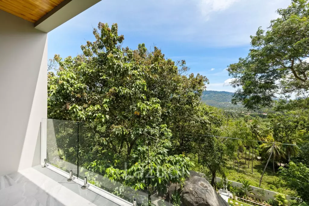Self-Sustainable Luxury Villa on Private Hillside 500m to the Beach