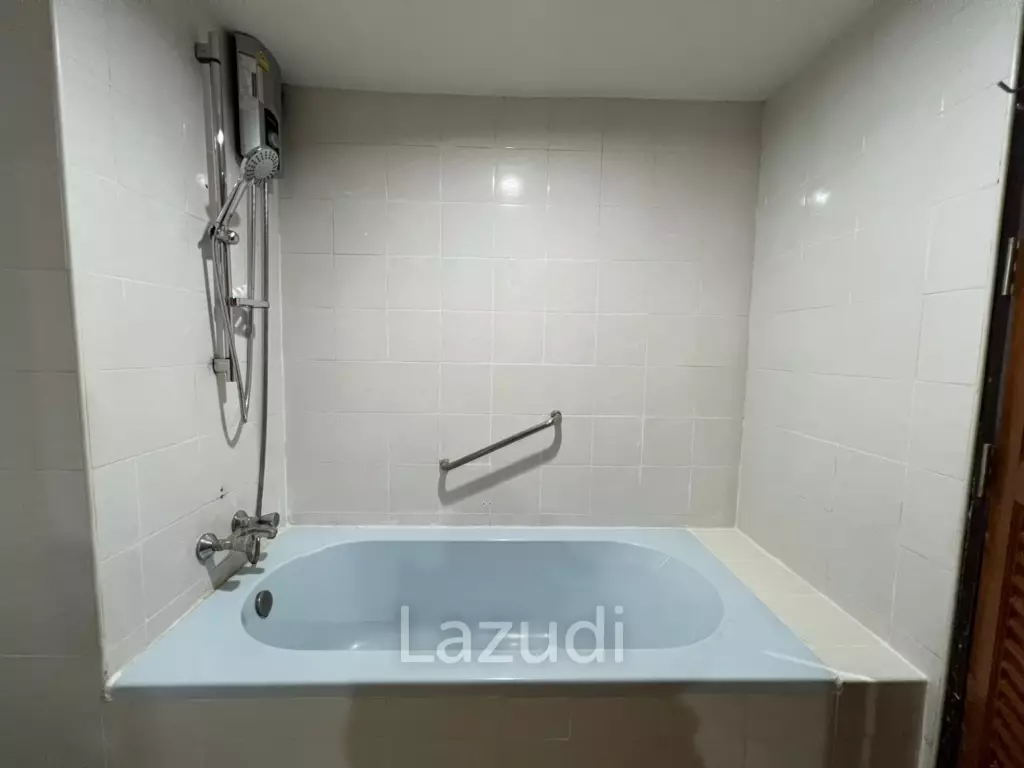 1 Bedroom 1 Bathroom 36.19 Sq.m Phasuk Place