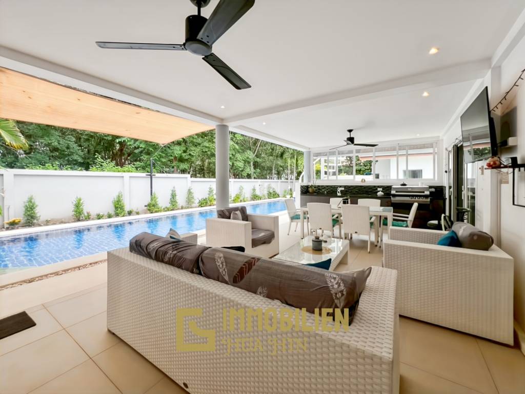 Großes Grundstück / 4 Schlafzimmer und 4 Bäder