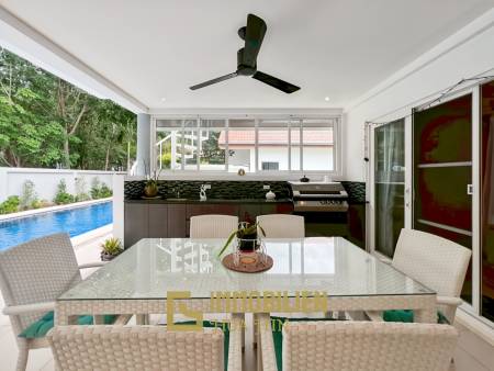 Großes Grundstück / 4 Schlafzimmer und 4 Bäder