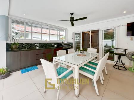 Großes Grundstück / 4 Schlafzimmer und 4 Bäder