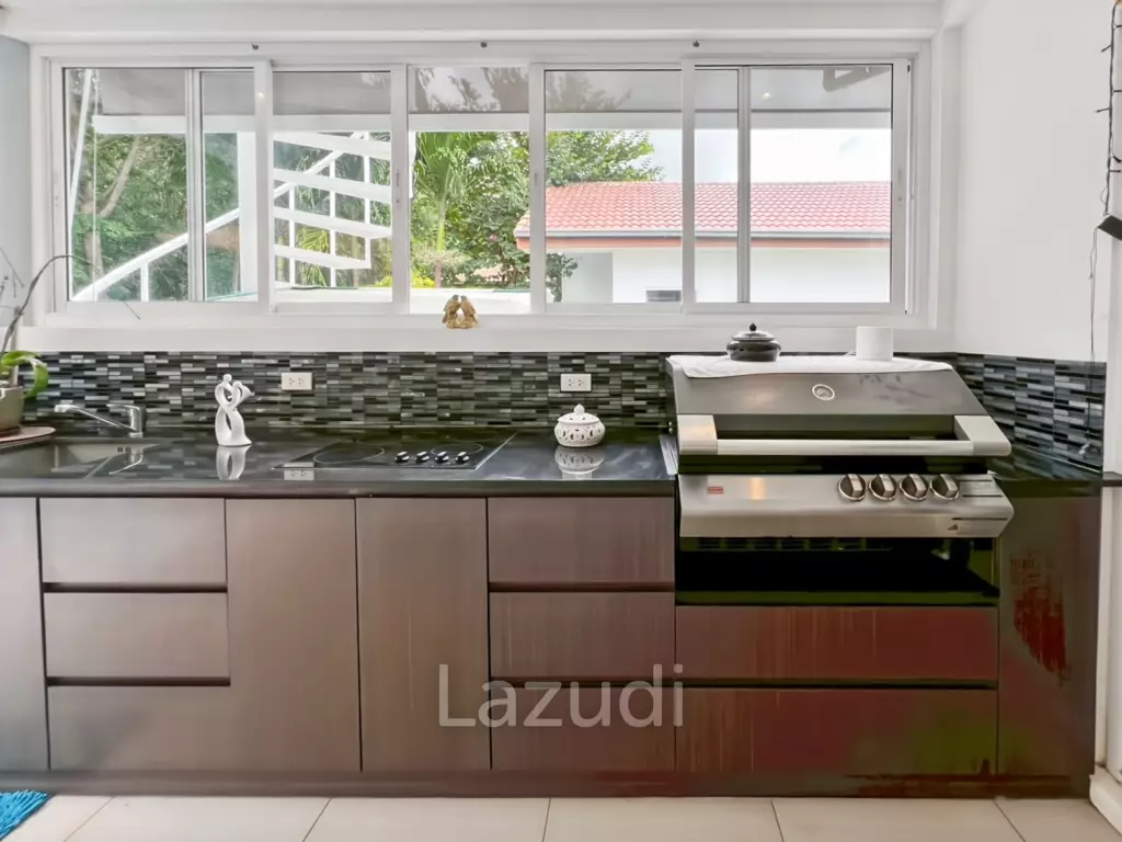 Mali Prestige - 4 Bedroom Corner Plot with Private Pool