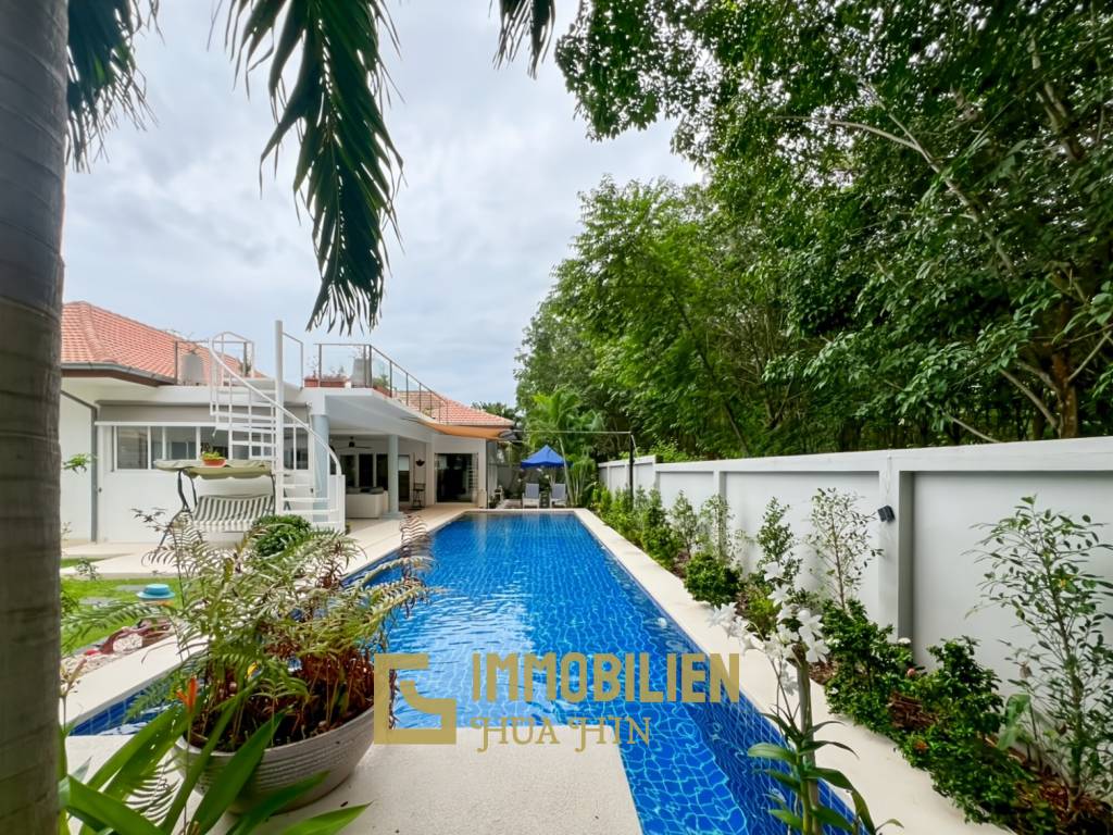 Großes Grundstück / 4 Schlafzimmer und 4 Bäder