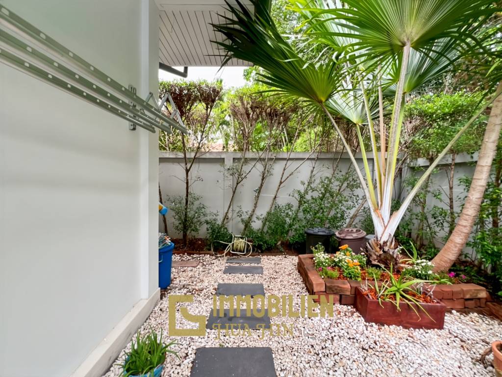 Großes Grundstück / 4 Schlafzimmer und 4 Bäder