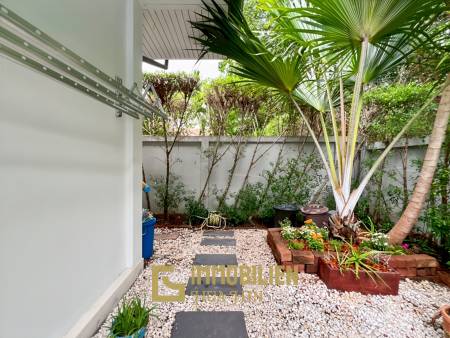 Großes Grundstück / 4 Schlafzimmer und 4 Bäder