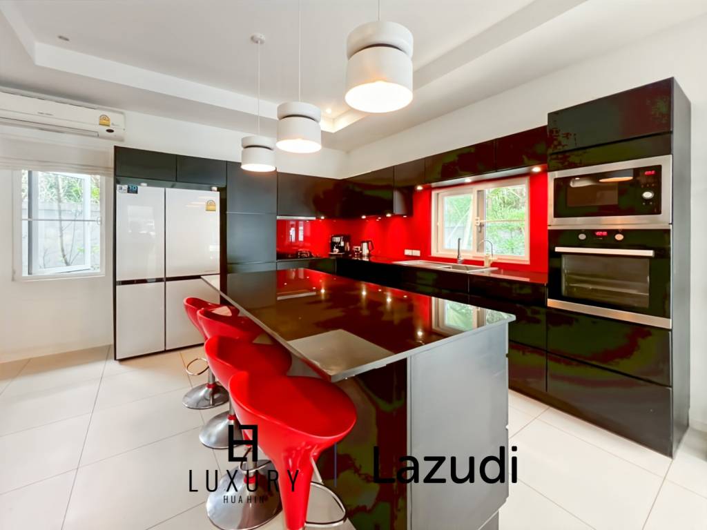 Mali Prestige - 4 Bedroom Corner Plot with Private Pool