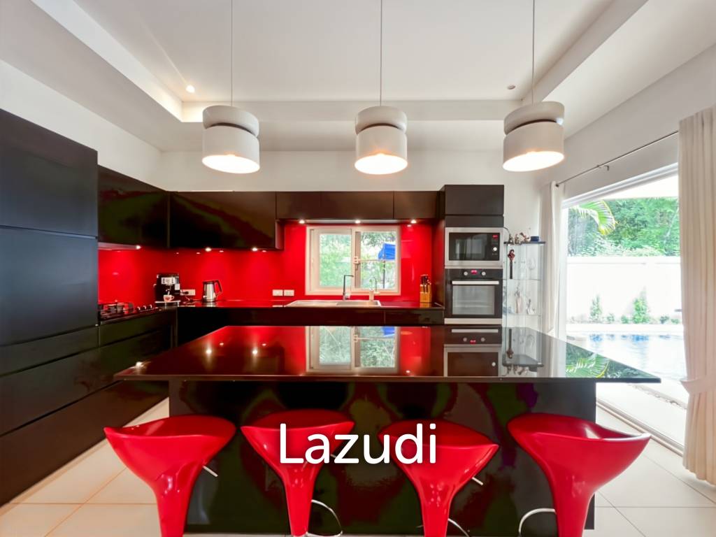 Mali Prestige - 4 Bedroom Corner Plot with Private Pool