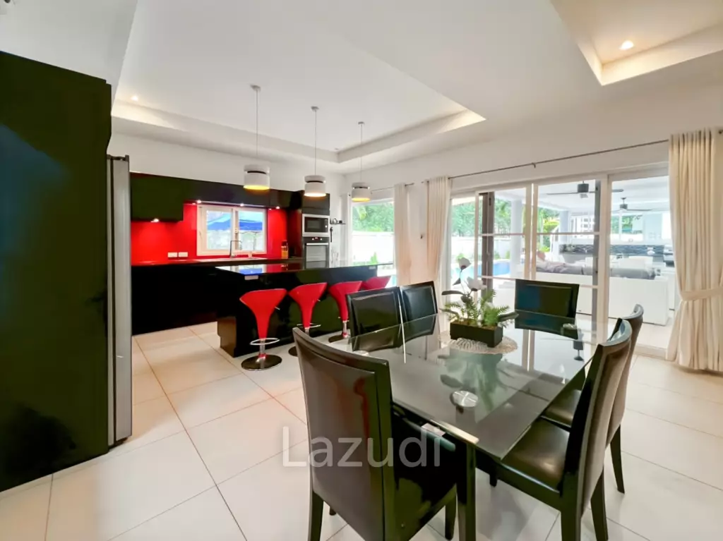 Mali Prestige - 4 Bedroom Corner Plot with Private Pool