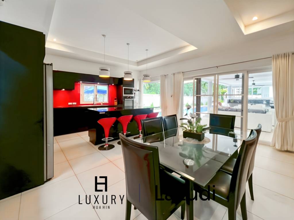 Mali Prestige - 4 Bedroom Corner Plot with Private Pool