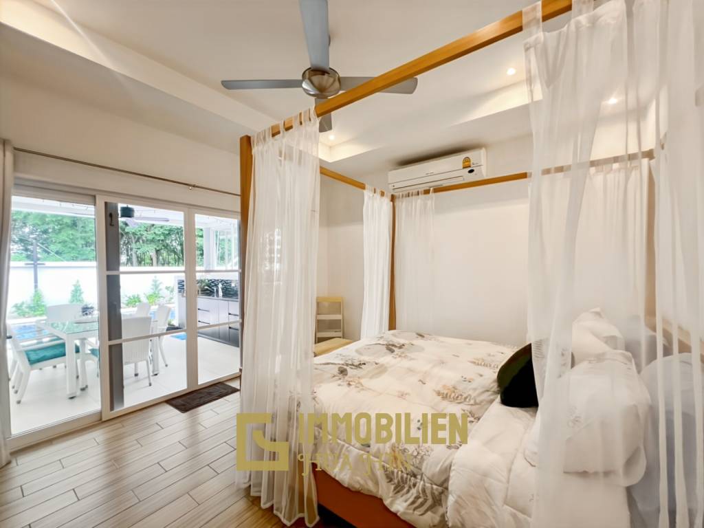 Großes Grundstück / 4 Schlafzimmer und 4 Bäder