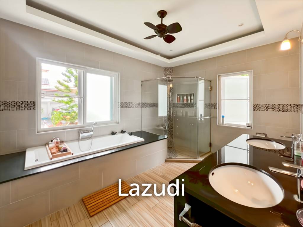 Mali Prestige - 4 Bedroom Corner Plot with Private Pool