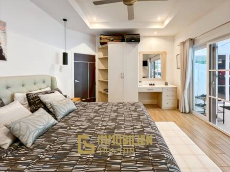 Großes Grundstück / 4 Schlafzimmer und 4 Bäder