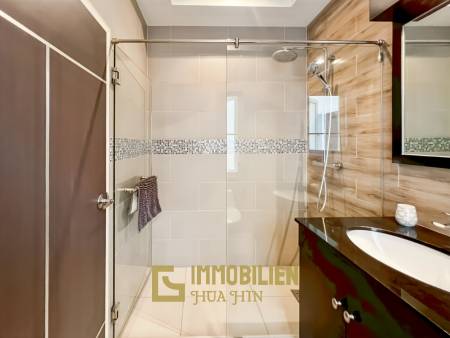 Großes Grundstück / 4 Schlafzimmer und 4 Bäder