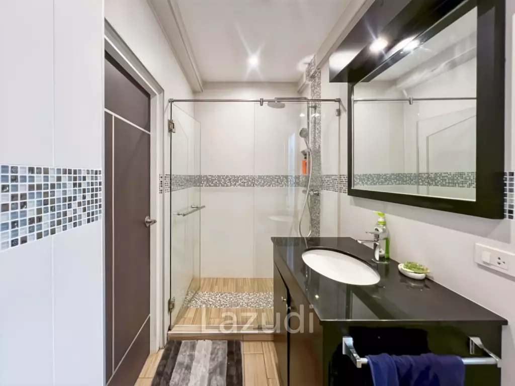 Mali Prestige - 4 Bedroom Corner Plot with Private Pool