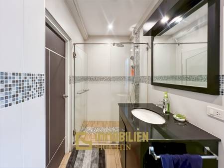 Großes Grundstück / 4 Schlafzimmer und 4 Bäder