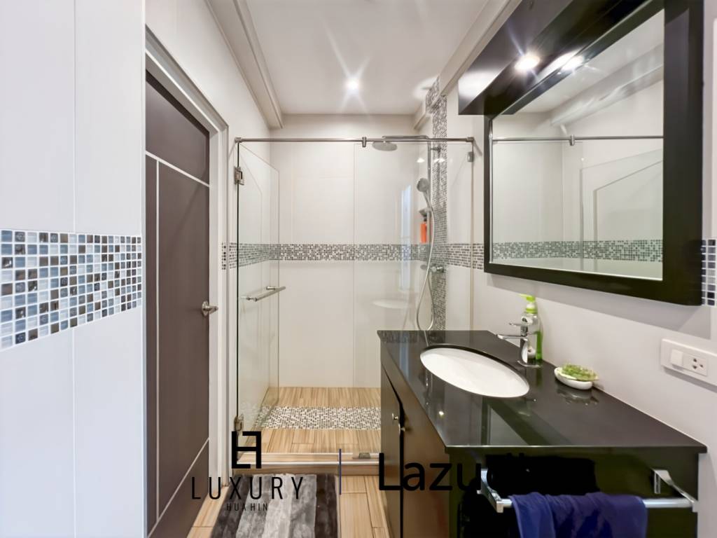 Mali Prestige - 4 Bedroom Corner Plot with Private Pool