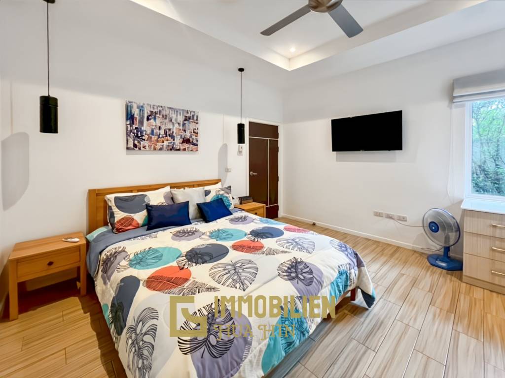 Großes Grundstück / 4 Schlafzimmer und 4 Bäder