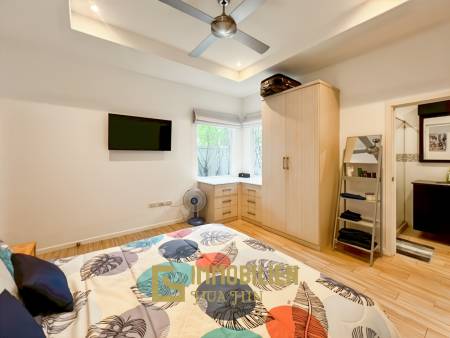 Großes Grundstück / 4 Schlafzimmer und 4 Bäder