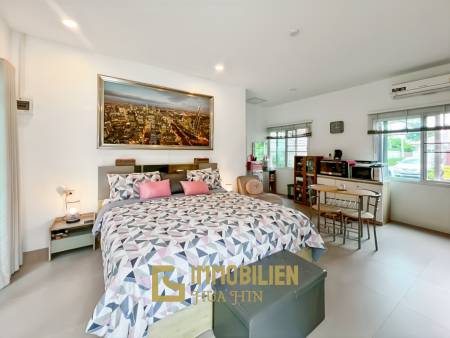 Großes Grundstück / 4 Schlafzimmer und 4 Bäder