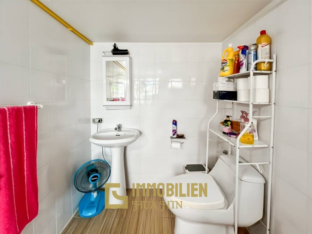 Großes Grundstück / 4 Schlafzimmer und 4 Bäder