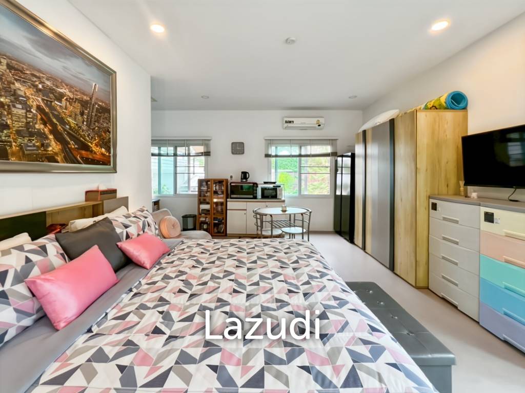 Mali Prestige - 4 Bedroom Corner Plot with Private Pool