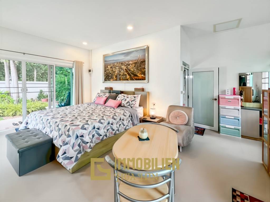 Großes Grundstück / 4 Schlafzimmer und 4 Bäder