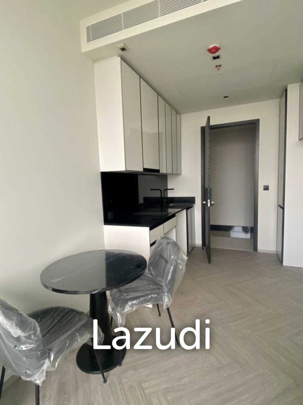 1 Bedroom 1 Bathroom 34 Sq.m Chapter Charoennakorn-Riverside