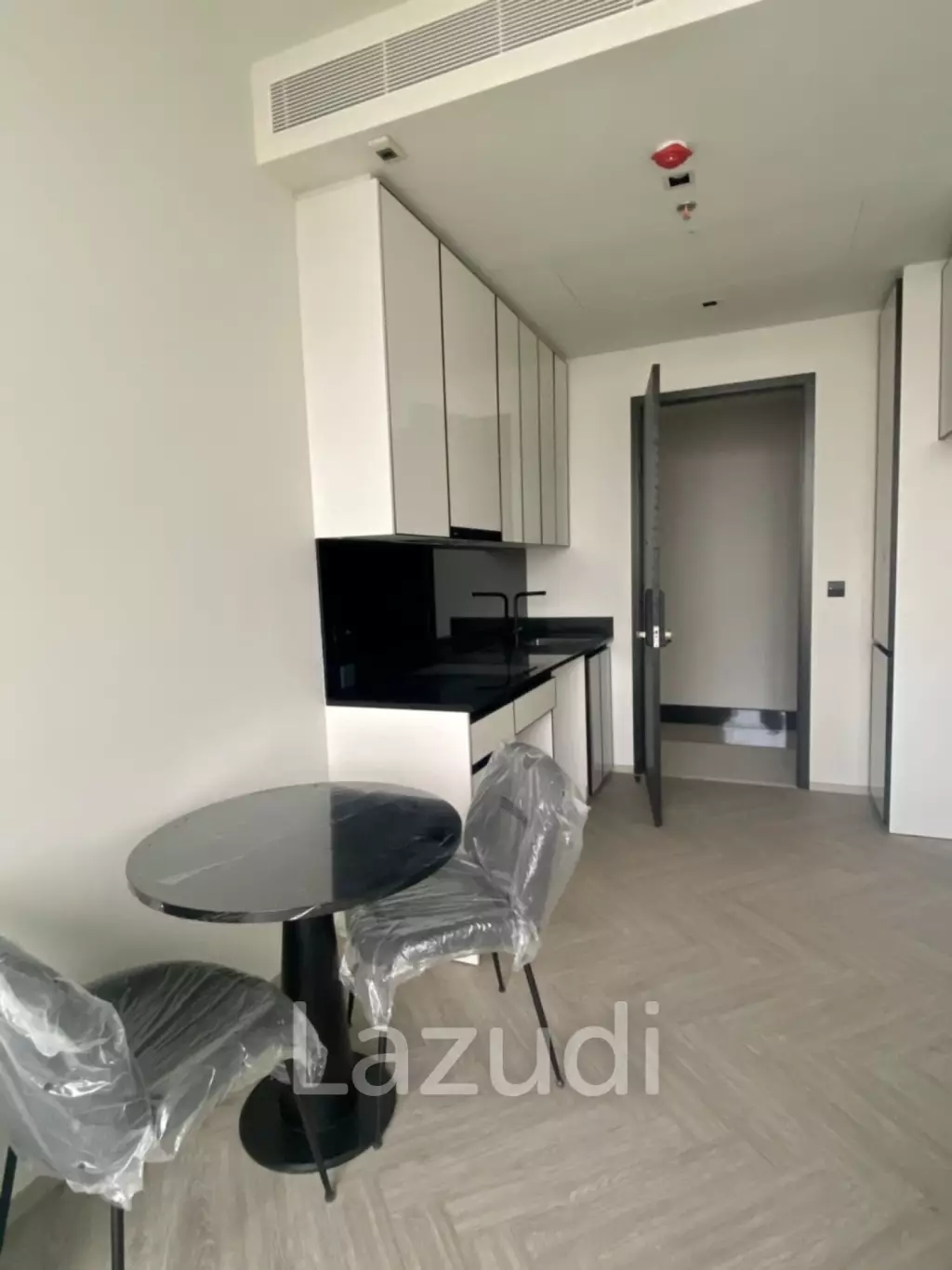 1 Bedroom 1 Bathroom 34 Sq.m Chapter Charoennakorn-Riverside