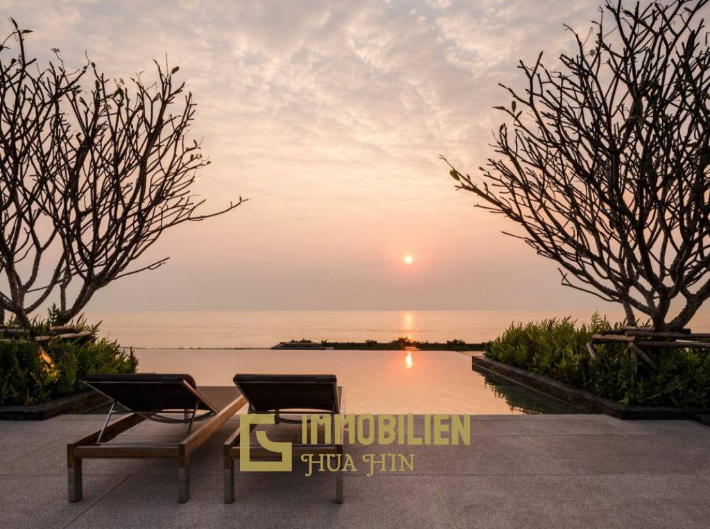 คอนโด 2 ห้องนอนริมสระว่ายน้ำที่ Baan Thew Talay Aqua Marine