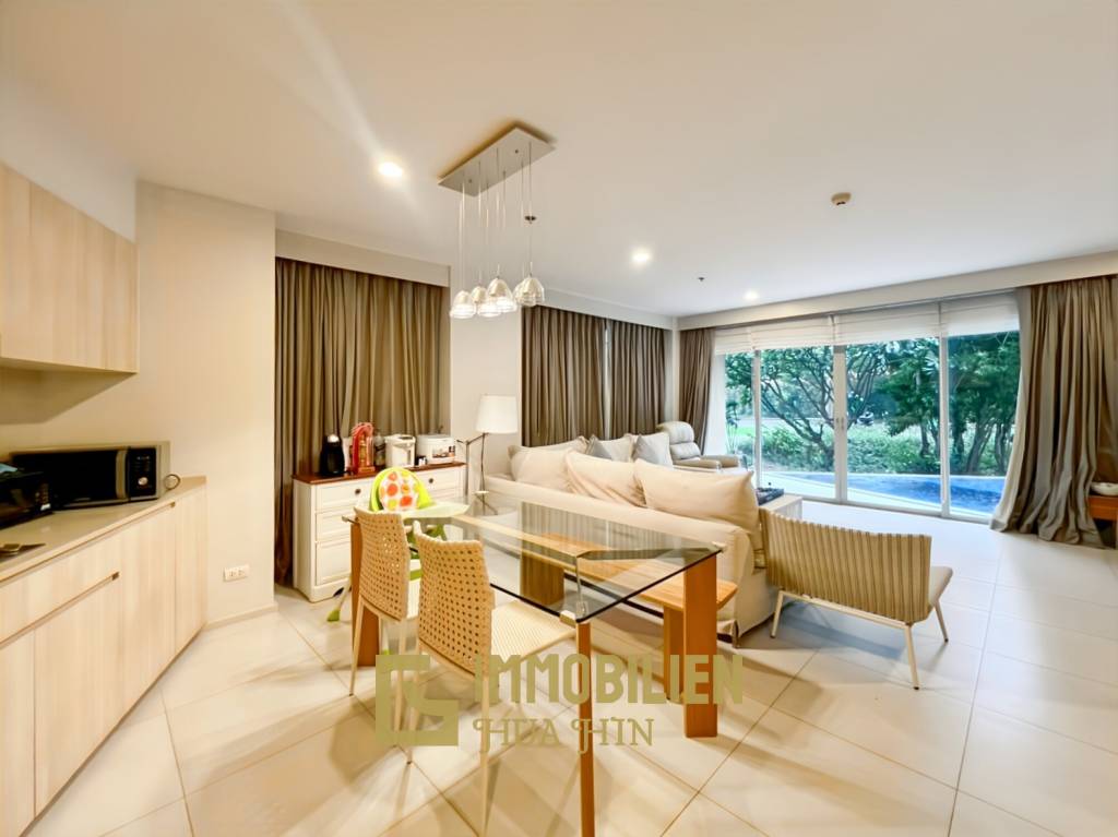 คอนโด 2 ห้องนอนริมสระว่ายน้ำที่ Baan Thew Talay Aqua Marine