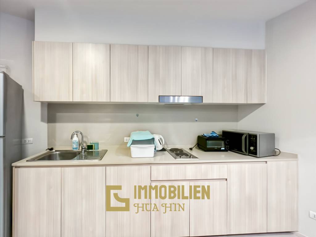 คอนโด 2 ห้องนอนริมสระว่ายน้ำที่ Baan Thew Talay Aqua Marine