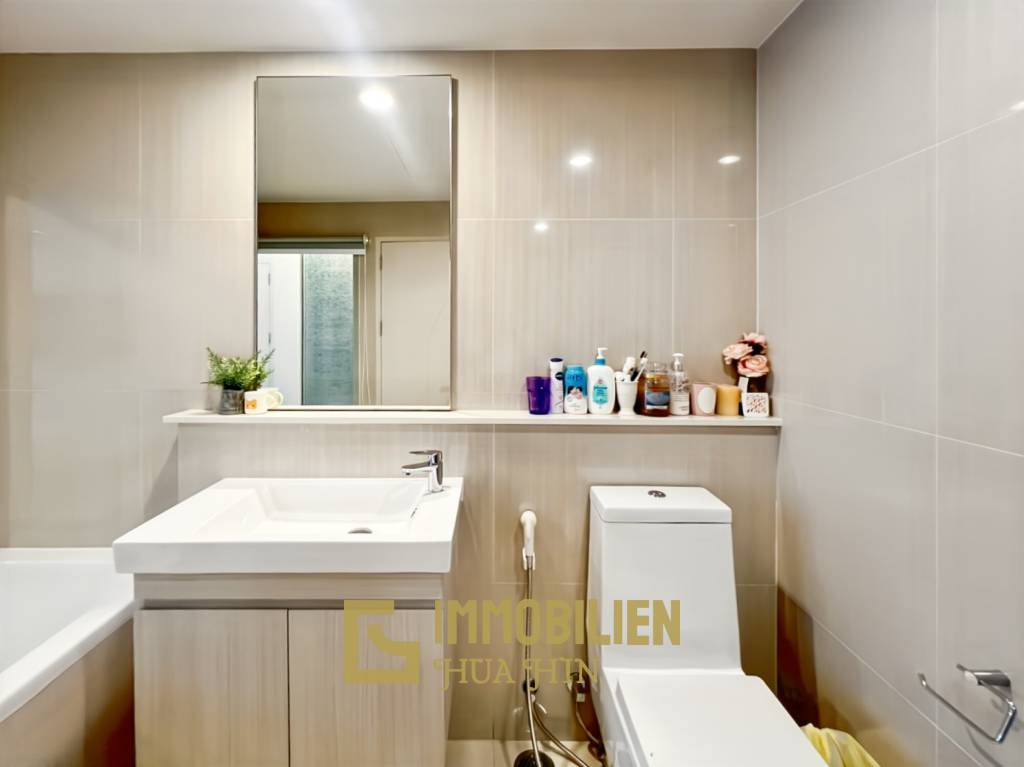 คอนโด 2 ห้องนอนริมสระว่ายน้ำที่ Baan Thew Talay Aqua Marine