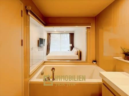 คอนโด 2 ห้องนอนริมสระว่ายน้ำที่ Baan Thew Talay Aqua Marine