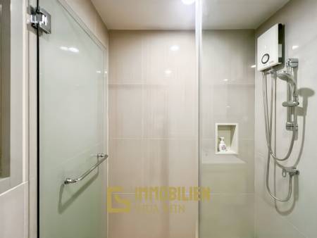 คอนโด 2 ห้องนอนริมสระว่ายน้ำที่ Baan Thew Talay Aqua Marine