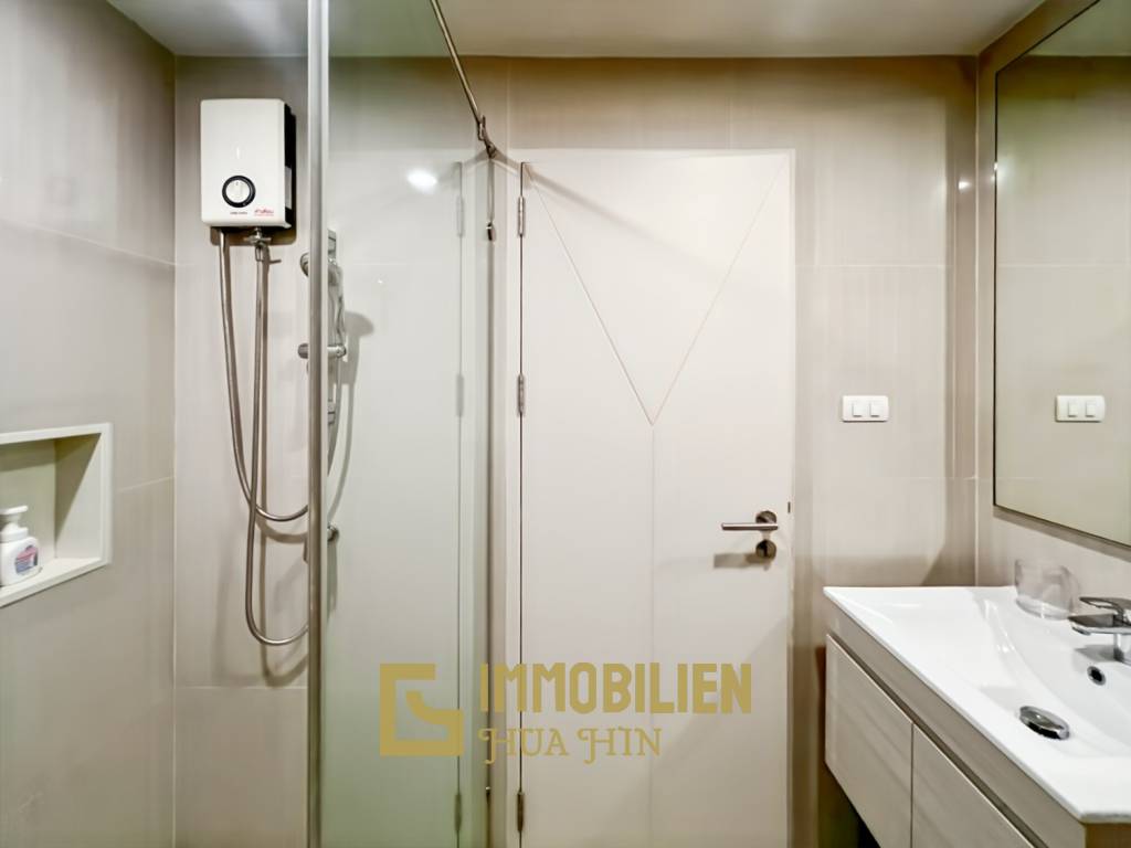 คอนโด 2 ห้องนอนริมสระว่ายน้ำที่ Baan Thew Talay Aqua Marine