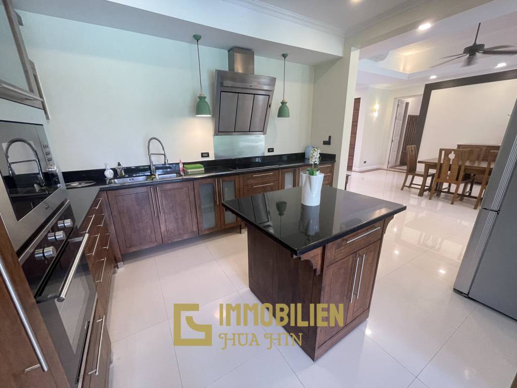 Bali-Thai Stil / Strandnah / Mauerfrei zwischen den Grundstücken