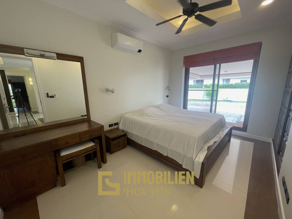 Bali-Thai Stil / Strandnah / Mauerfrei zwischen den Grundstücken