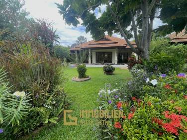 Bali-Thai Stil / Strandnah / Mauerfrei zwischen den Grundstücken